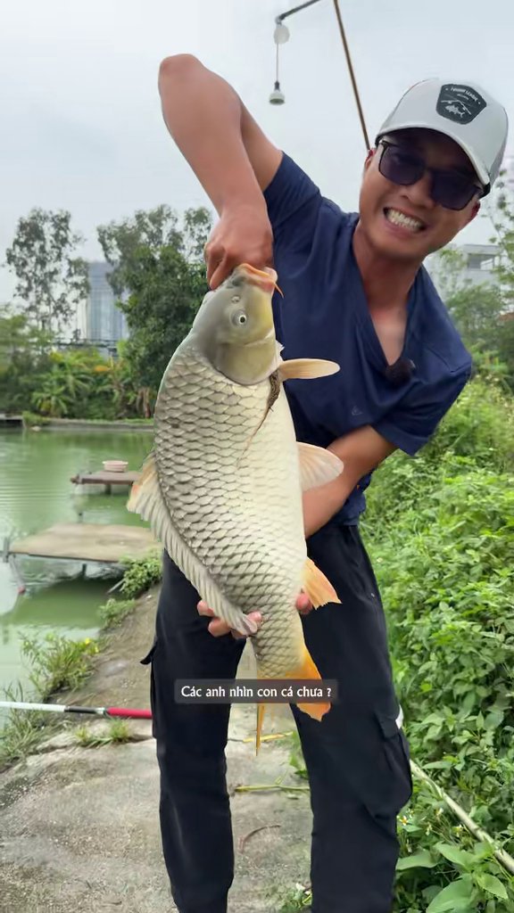 Thêm một con chép củ cho Cao Thiện - Cao Thiện chơi lớn bao hồ Bảo Uyên 5 triệu: đội mưa câu 13 con chép, 37 cân