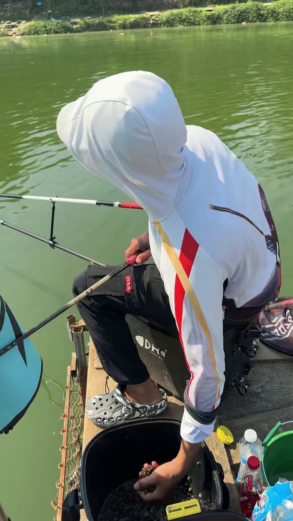 Xả thêm ốc giữ ổ sau con thứ 4 - câu chép ốc với Vũ Ngư