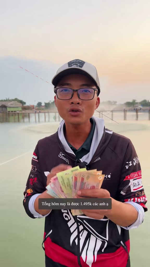 Cao Thiện với tiền bán cá cuối buổi - Câu chép ốc ngày hồ sale: Cao Thiện được 17 con và lưu ý khi bán cá